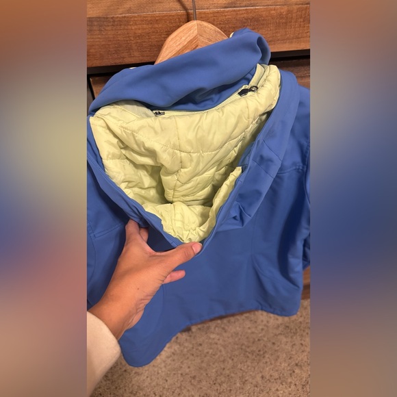 The North Face Apex Elevation Jacket in Blue & Light Yellow/Lime Green Interior - Picture 9 of 10